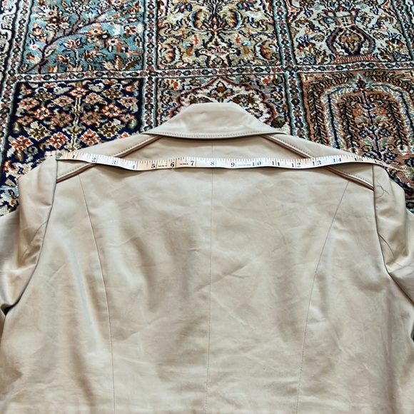Fun beige and tan White House black market bomber jacket - Picture 14 of 15
